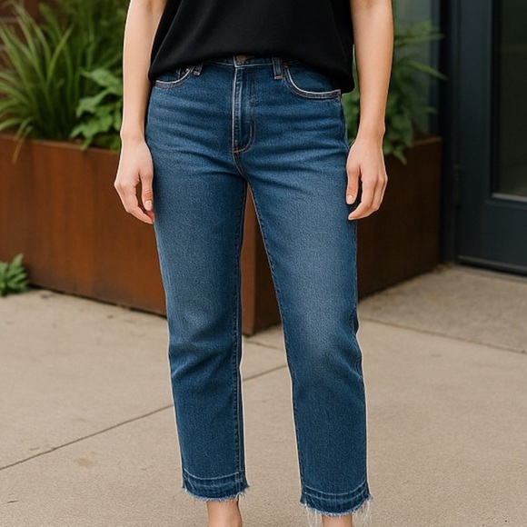 Silver Womens Jeans 30/30 Elyse Straight Fringe Hem Dark Wash Fade Whiskering - Picture 1 of 8